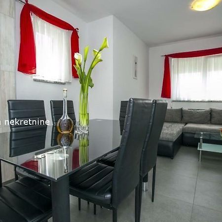Apartman Tony Макарска Екстериор снимка