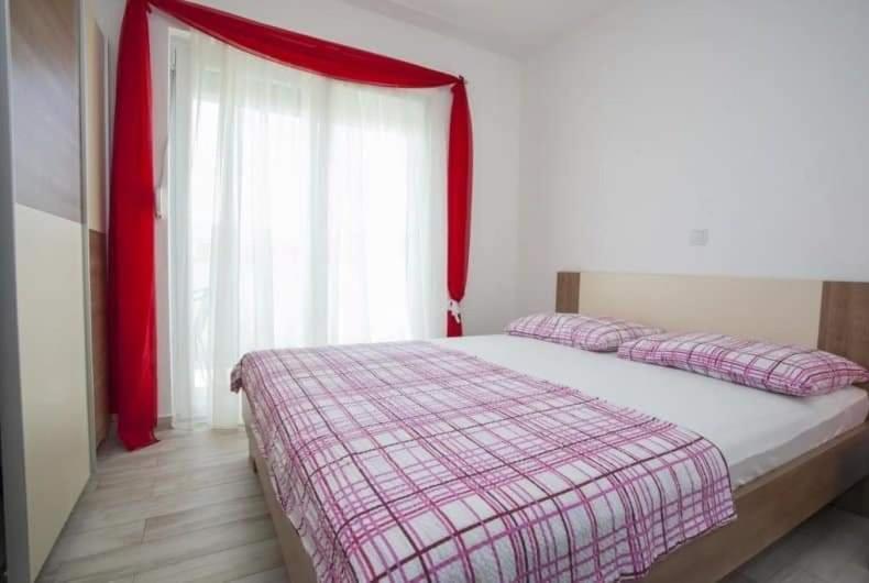 Apartman Tony Макарска Екстериор снимка